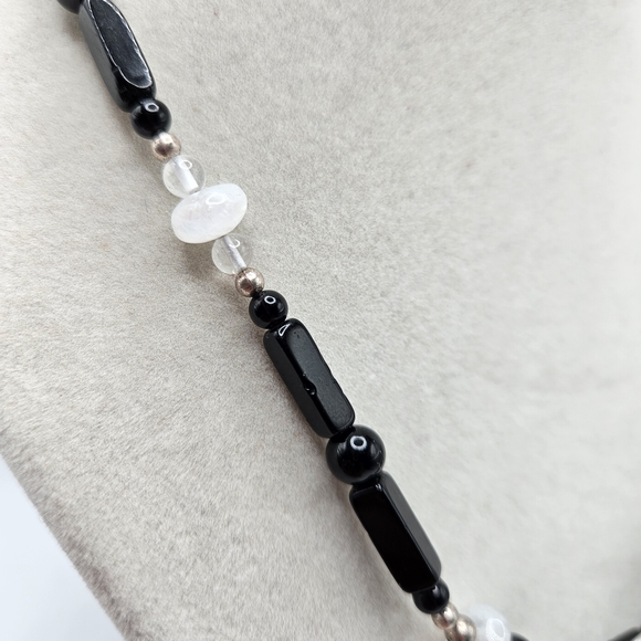 Viking Norse Lion Pendant Glass Black and White Necklace Sterling Silver Clasp - Picture 4 of 7